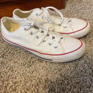 Low top white converse